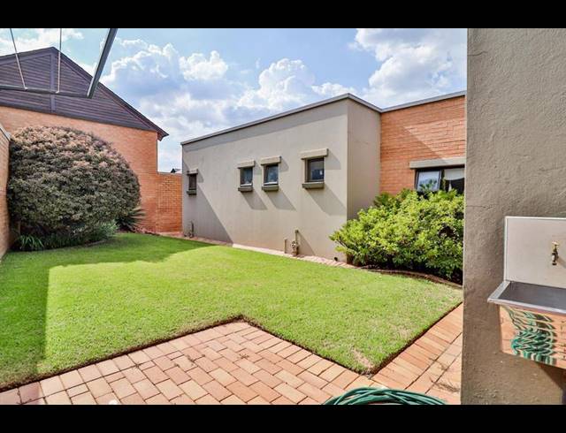 3 BEDROOM TOWNHOUSE FOR SALE IN RETIRE AT MIDSTREAM